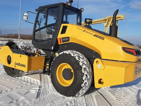 Грунтовый каток Liugong CLG6618E AWD