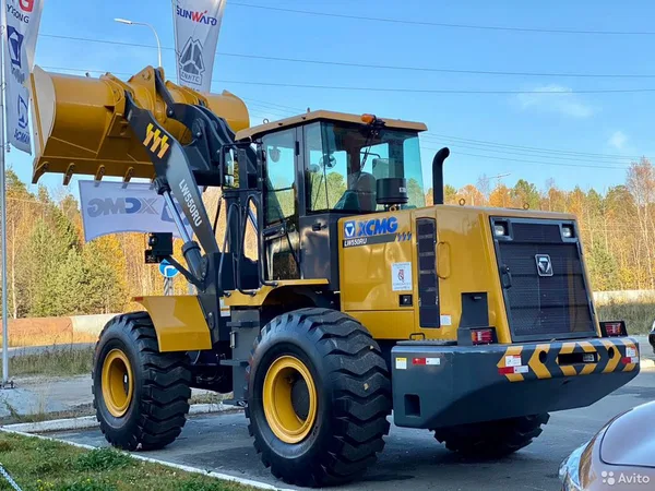 Фронтальный погрузчик XCMG LW550RU