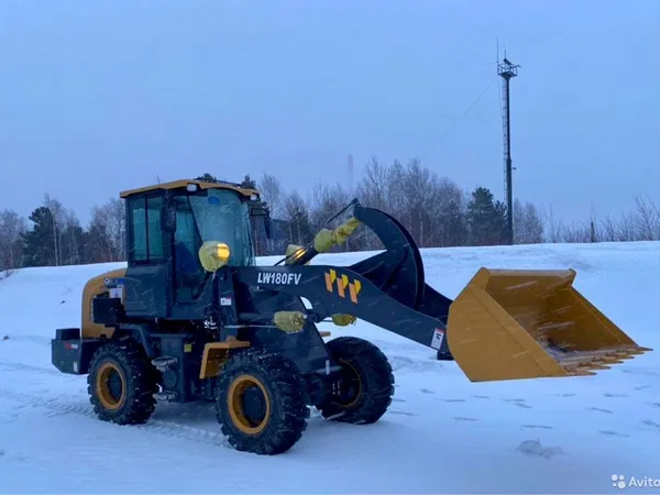 Фронтальный погрузчик XCMG LW180FV
