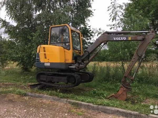 Мини-экскаватор Volvo EB300