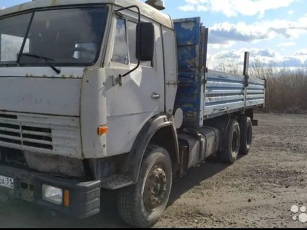 Бортовой грузовик КамАЗ 53215