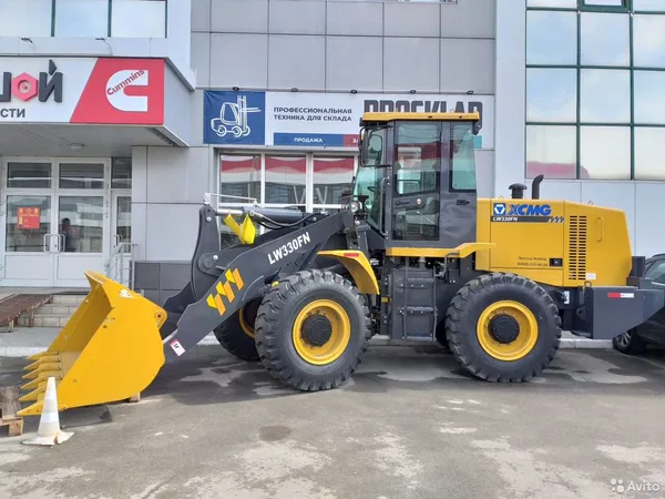 Фронтальный погрузчик XCMG LW330RU