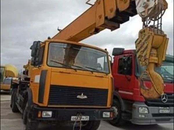 Автокран Машека КС-55727-7-12 на шасси МАЗ