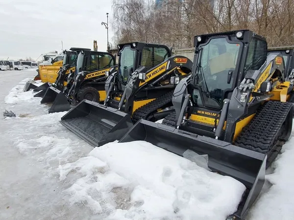 Мини-погрузчик New Holland C332