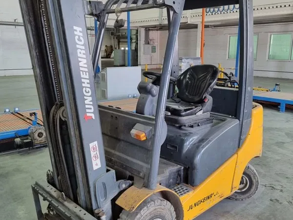 Вилочный погрузчик Jungheinrich DFG320