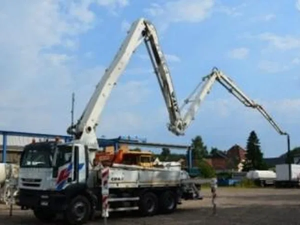 Автобетононасос Iveco Trakker 410