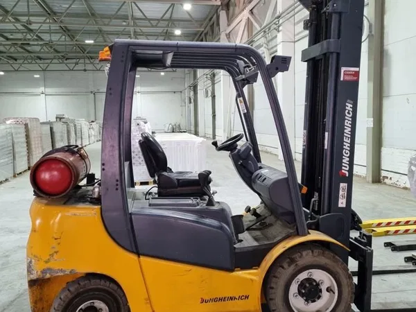 Вилочный погрузчик Jungheinrich TFG430