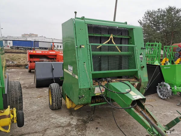 Пресс-подборщик John Deere 540