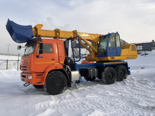 Экскаватор-планировщик UDS 114 на шасси КамАЗ-43118