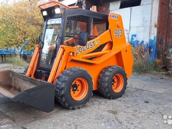 Мини-погрузчик Locust L903