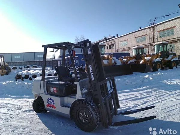 Вилочный погрузчик Dalian CPCD30DВ