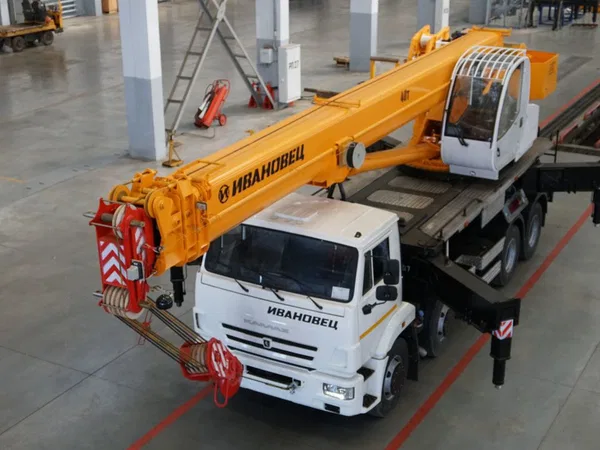 Автокран Ивановец КС-65740