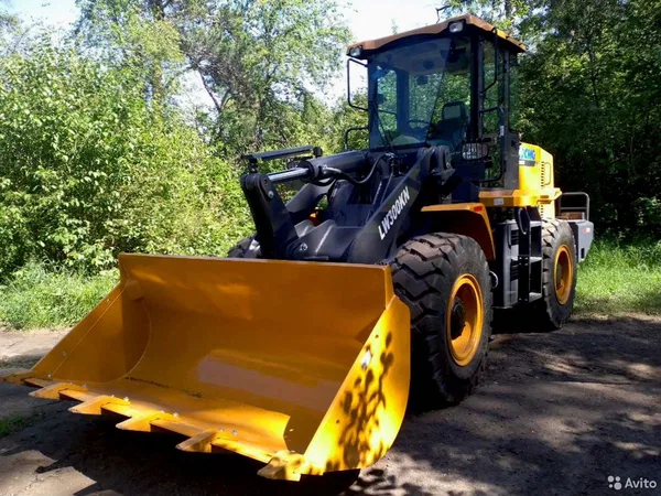 Фронтальный погрузчик XCMG LW300KN