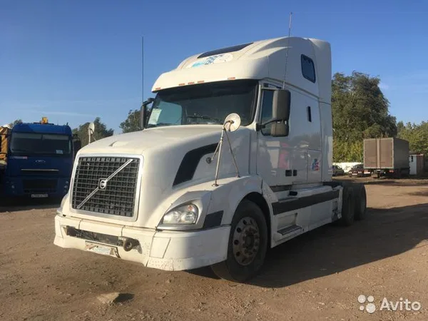 Седельный тягач Volvo VNL 64T