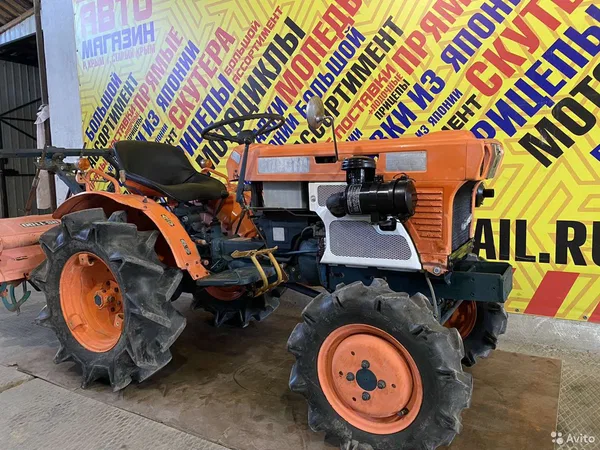 Мини-трактор Kubota B7001 2-4WD(Япония)
