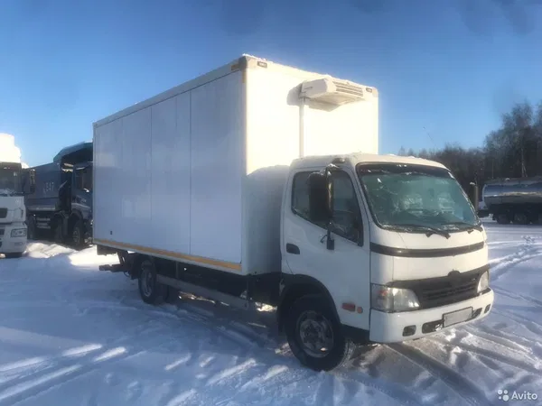 Рефрижераторный фургон Hino 300 (Dutro)