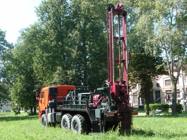 Мобильная буровая установка Геомаш ПБУ-2-314П на шасси КамАЗ 43118