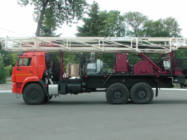 Мобильная буровая установка Геомаш УРБ-25 на шасси КамАЗ 43118