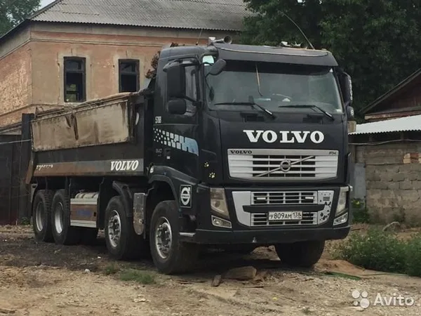 Самосвал Volvo