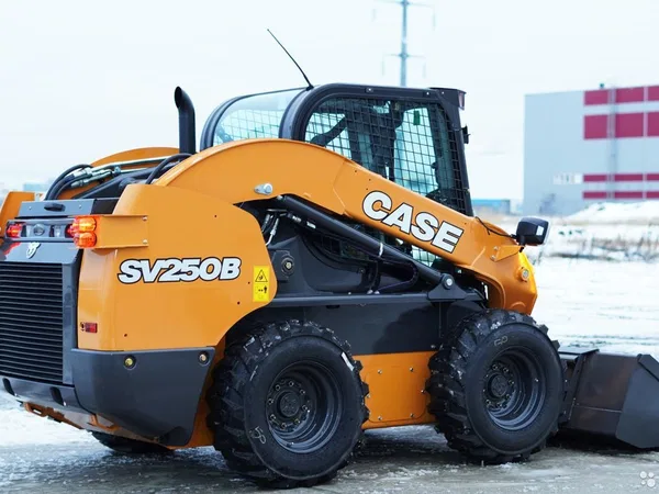 Мини-погрузчик CASE SV250B