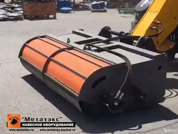 Коммунальная щетка Метатэкс с бункером