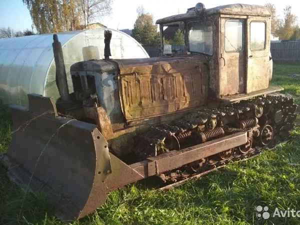 Гусеничный бульдозер ХТЗ ДТ-74