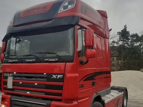 Седельный тягач DAF XF105.460