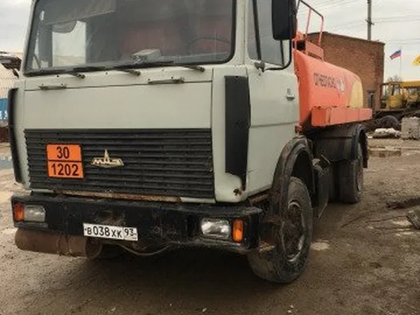 Бензовоз МАЗ (топливозаправщик)