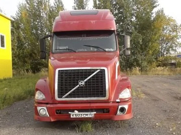 Седельный тягач Volvo VNL