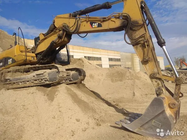 Гусеничный экскаватор Caterpillar Cat 319D LN