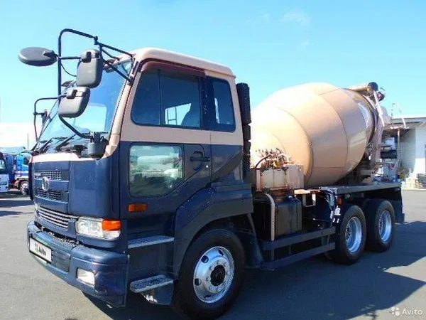 Автобетоносмеситель Nissan Diesel BIG Thumb 5куб