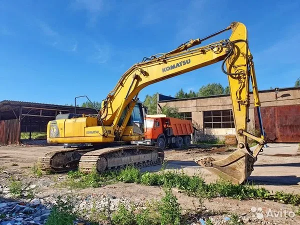 Гусеничный экскаватор Komatsu PC210LC