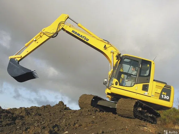 Гусеничный экскаватор Komatsu PC130-8