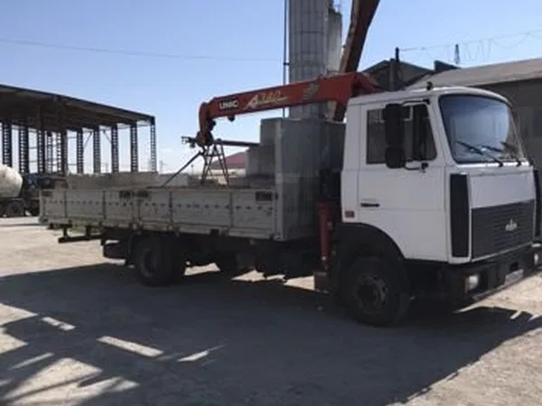 Бортовой грузовик с КМУ МАЗ 4370 Зубренок с КМУ Unic