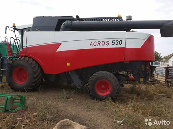 Зерноуборочный комбайн Ростсельмаш ACROS 530