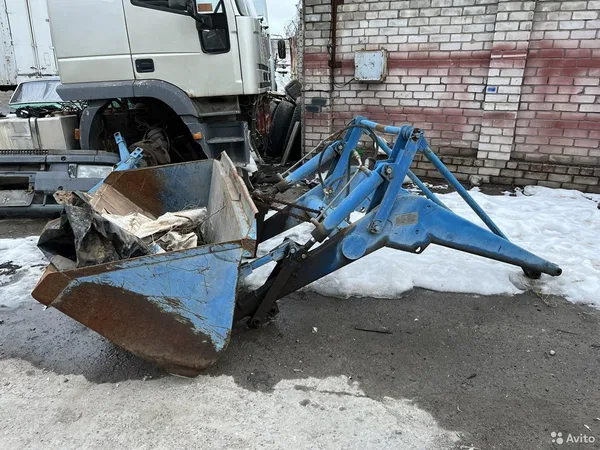 Навесной погрузчик (КУН) ПКУ-0,8