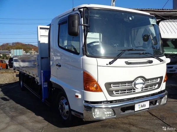 Бортовой грузовик с КМУ HINO Ranger