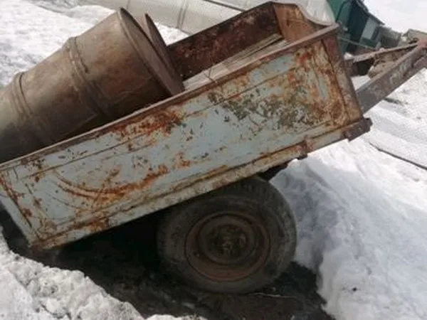 Тракторный прицеп (телега)