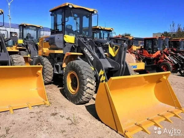 Фронтальный погрузчик XCMG LW300KN