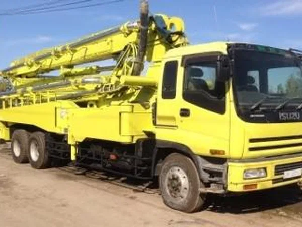 Автобетононасос Isuzu Giga