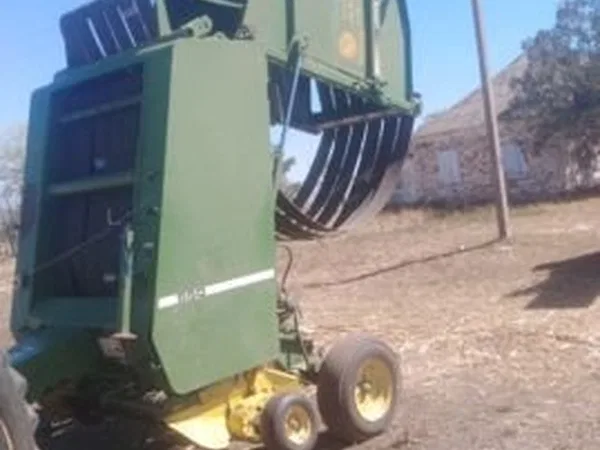 Пресс-подборщик John Deere 550