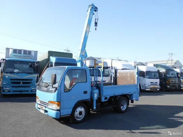 Бортовой грузовик с КМУ ISUZU Elf