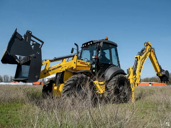 Экскаватор-погрузчик New Holland B115B