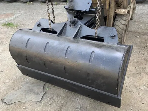 Экскаваторный ковш планировочный