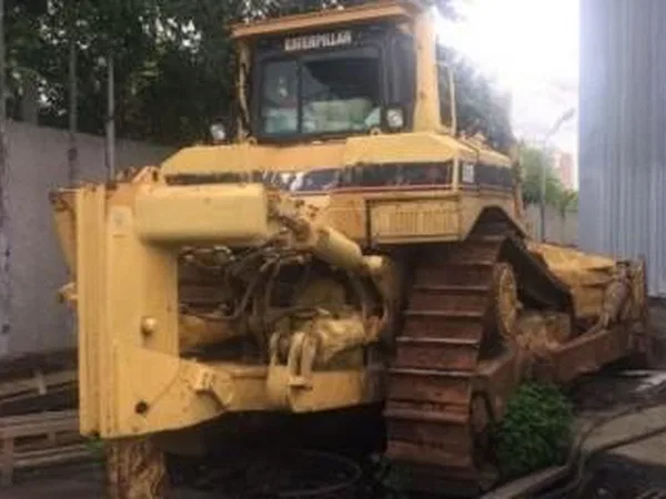Гусеничный бульдозер Caterpillar D8R
