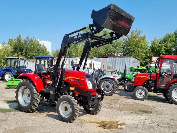 Мини-трактор Dongfeng 244 G2 с погрузчиком