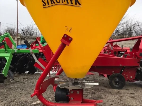 Разбрасыватель удобрений Strumyk РУМ-500