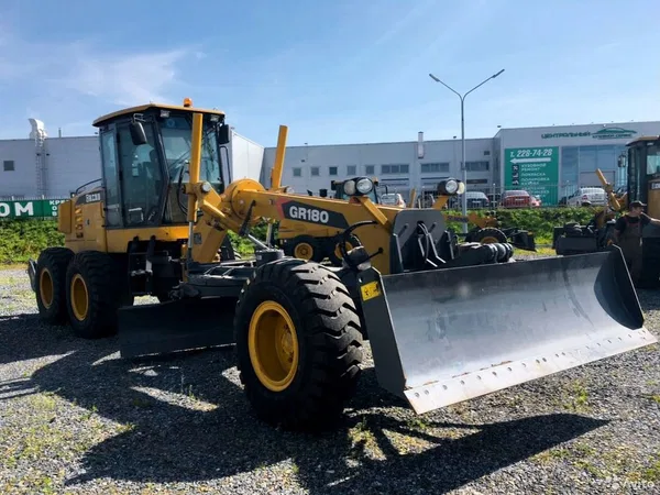 Автогрейдер XCMG GR180