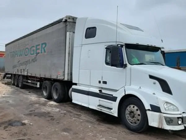 Седельный тягач Volvo VNL 670
