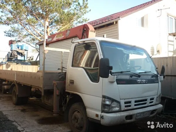 Бортовой грузовик с КМУ ISUZU NQR71